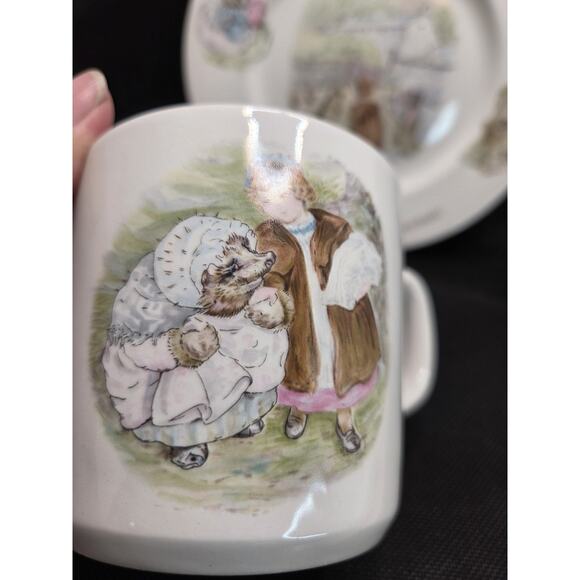 Wedgewood Beatrix Potter Design Mrs. Tiggy Winkle Cup and Saucer Set Excellent - Picture 7 of 9